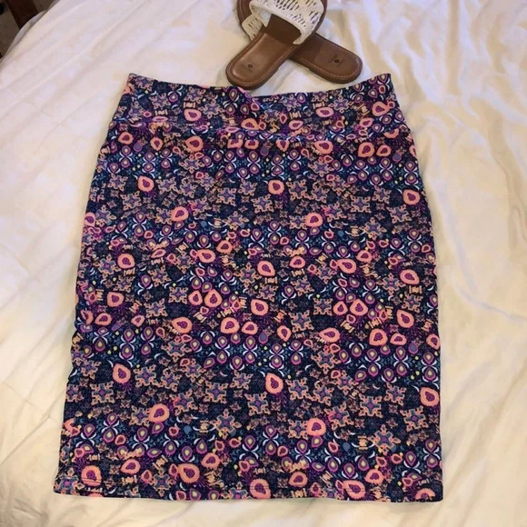 LulaRoe Skirt - Picture 1 of 4